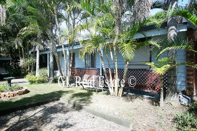 3 BEDROOM-NEAR NEW KITCHEN-LARGE SEPARATE RUMPUS Picture