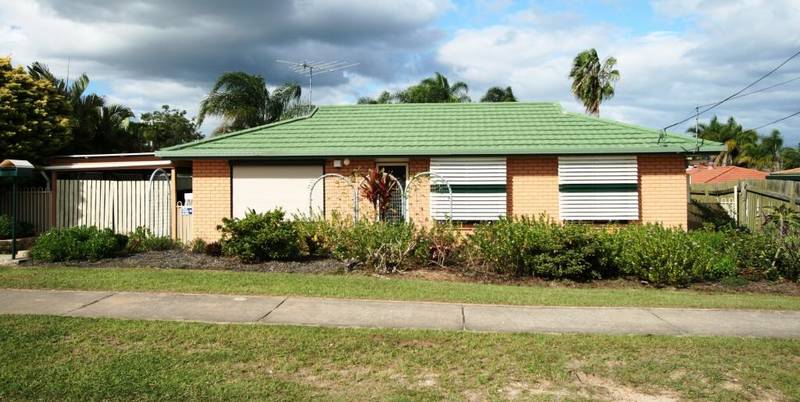 REDUCED ! BE QUICK ! ! CALLING ALL FIRST HOME BUYERS OR INVESTORS. Picture 1