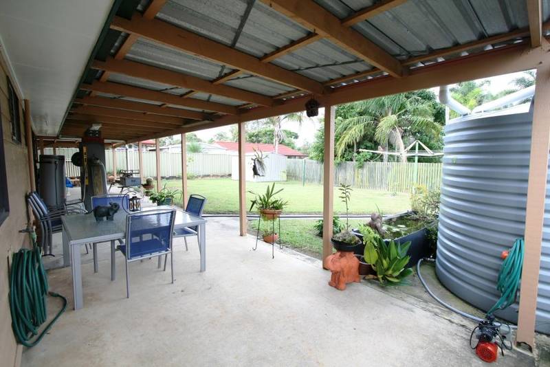 REDUCED ! BE QUICK ! ! CALLING ALL FIRST HOME BUYERS OR INVESTORS. Picture 3