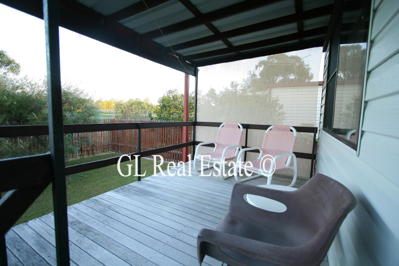 UNDER CONTRACT. WILL CONSIDER BACK UP CONTRACTS. phone: 07 3800 7274 Picture 3