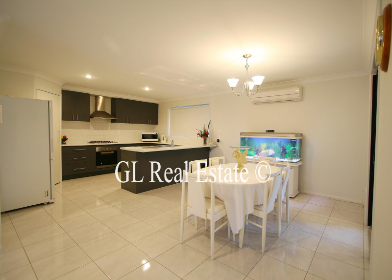 SOLD IN 6 DAYS, THROUGH THE TEAM @ G L REAL ESTATE. Picture 3