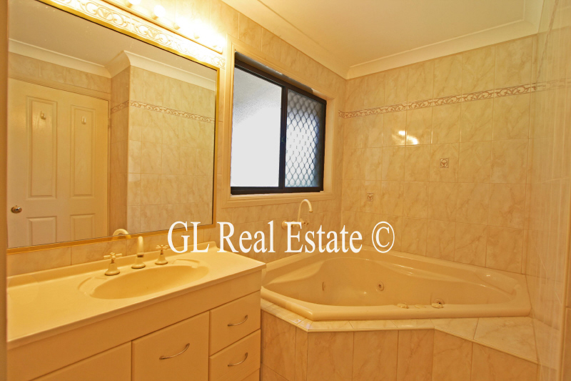 SOLD BY THE TEAM @ G L REAL ESTATE - 07 3800 7274 Picture 3