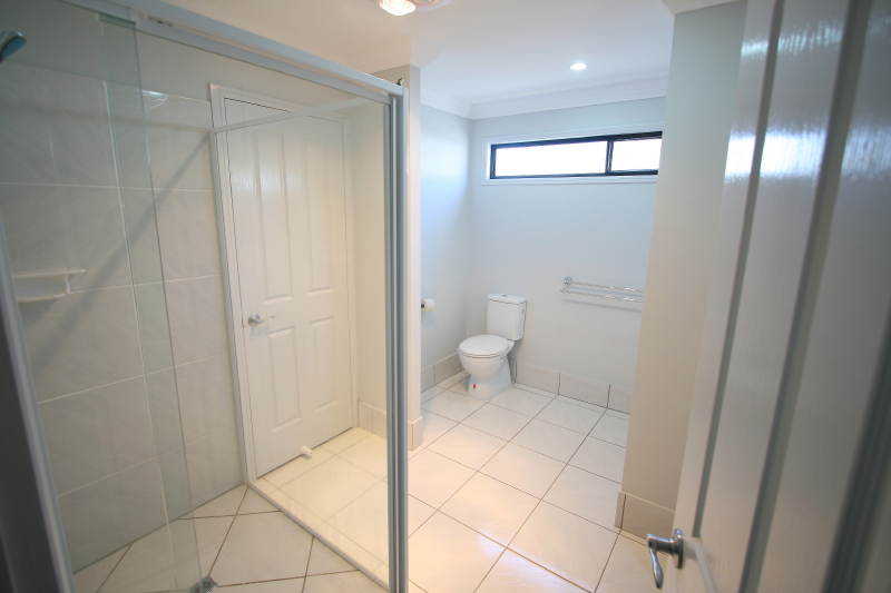 YOU DON'T HAVE TO BE A GOLFER TO ENJOY OVERLOOKING THE COURSE. Picture 3