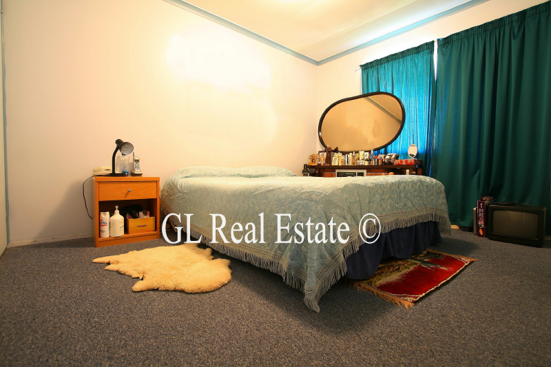 INVESTORS AND FIRST HOME OWNERS TAKE NOTE !! Picture 2