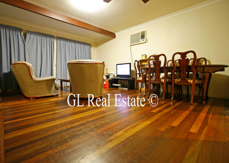 S@LD IN 4 DAYS THROUGHT THE TEAM AT G L REAL ESTATE - 07 3800 7274 Picture 2