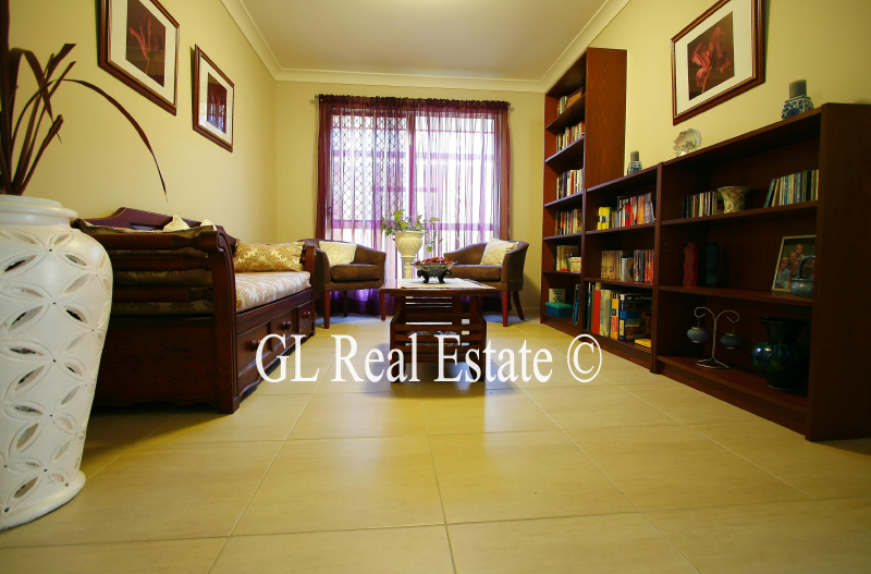 PRICE REDUCTION VENDORS LEAVING TOWN. Picture 2