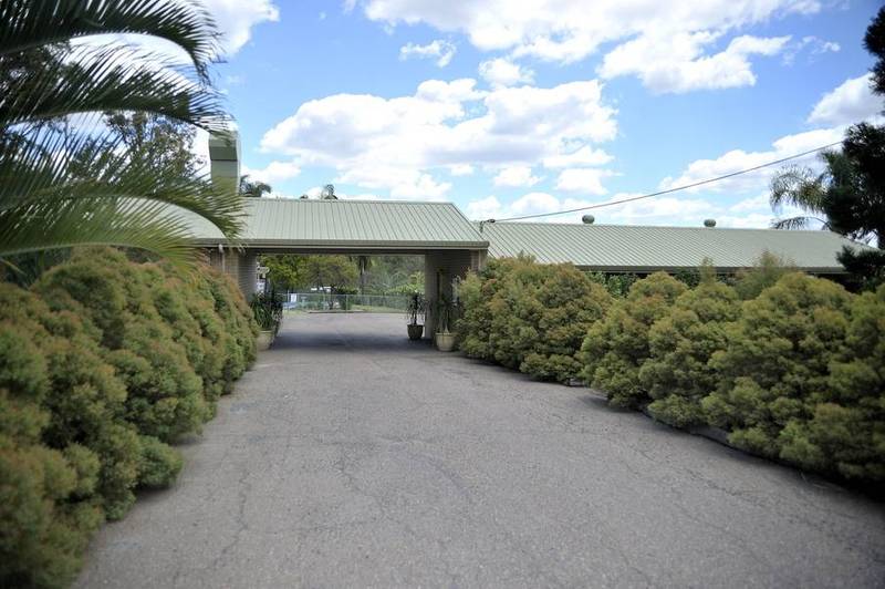 2.12 Acres land & Motel for Sale!! Picture 1