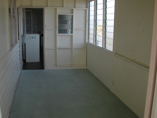 OLDER STYLE FLAT Picture