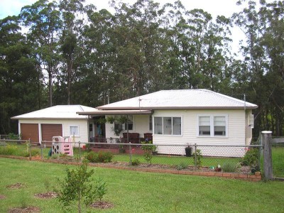 4 HOMES & 26 ACRES Picture