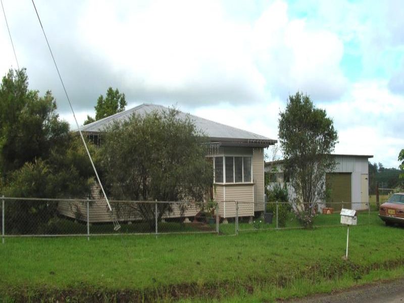 4 HOMES & 26 ACRES Picture 2