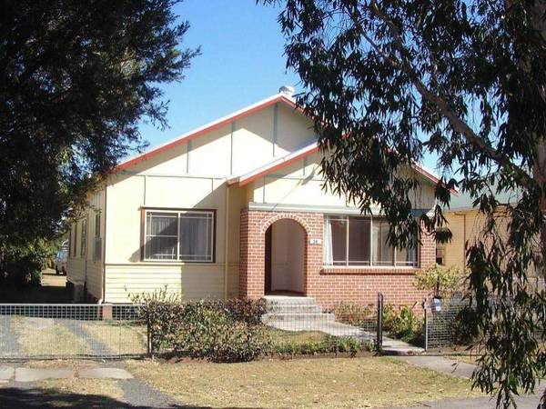 CONVENIENT LOCATION Picture 1