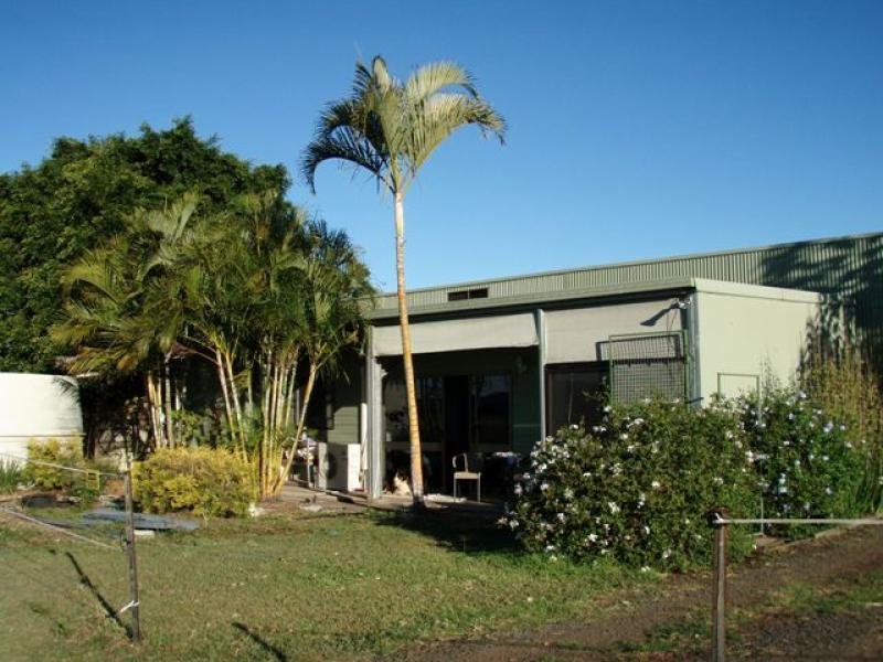 Picturesque Waterfront Acres. Picture 1