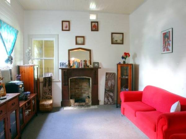 RIVERFRONT LIVING Picture 3