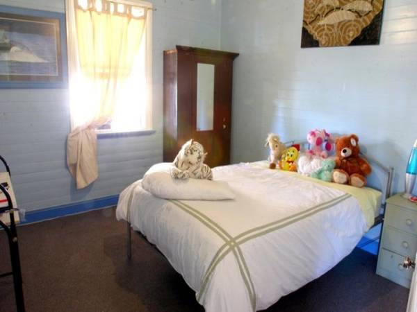 RIVERFRONT LIVING Picture 2