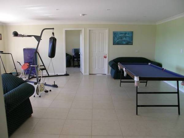 IMPRESSIVE FAMILY HOME Picture