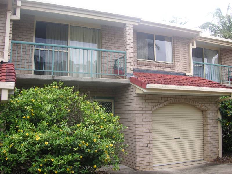 LOVELY TOWNHOUSE Picture 1