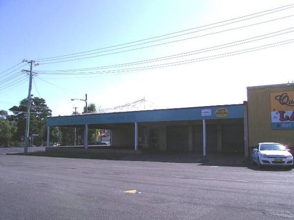 PROMINENT FREEHOLD COMMERCIAL Picture