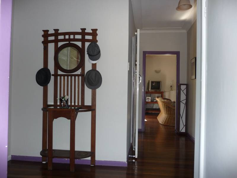 MUST SEE EAST LISMORE HOME Picture 3