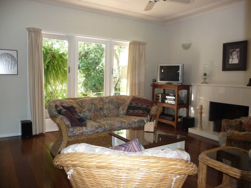 MUST SEE EAST LISMORE HOME Picture 2