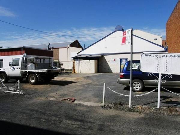 AVAILABLE CBD PARKING Picture 1