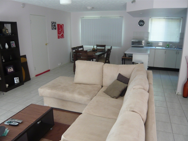 ADORABLE TOWNHOUSE Picture