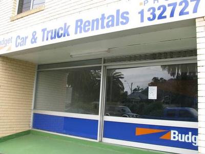 Is 25,000 cars past your door a day helpful to you ? Picture