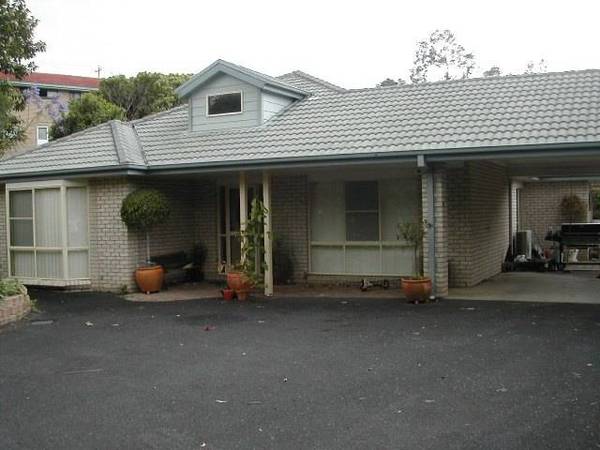 GLORIA IN THE HILLS Picture