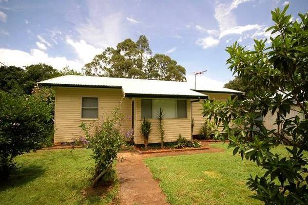 RENOVATED HINTERLAND COTTAGE Picture 1