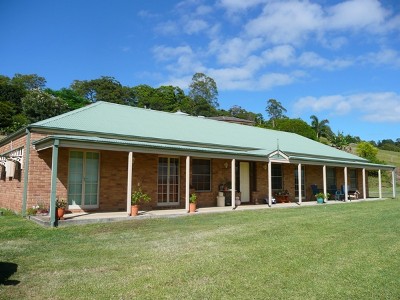 EXECUTIVE HOME Picture