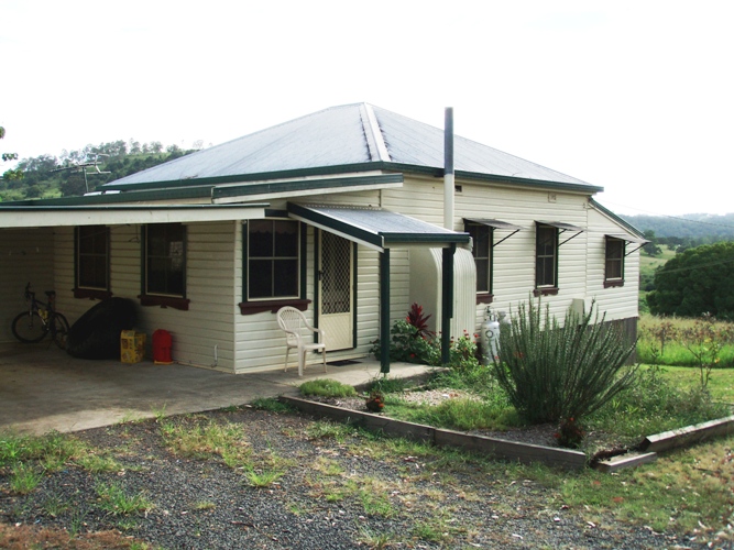 IN THE VALLEY Picture 2