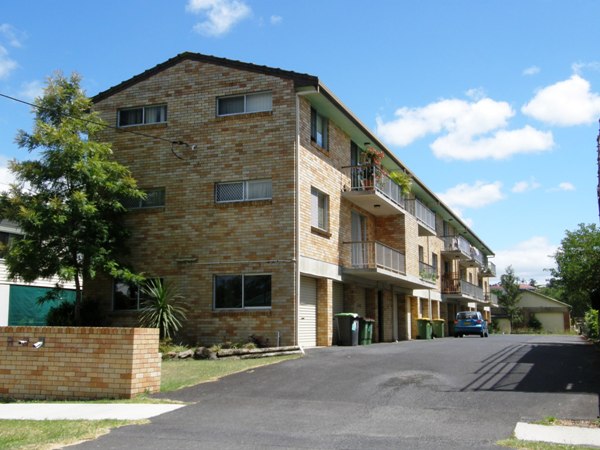 RENOVATED UNIT Picture 1