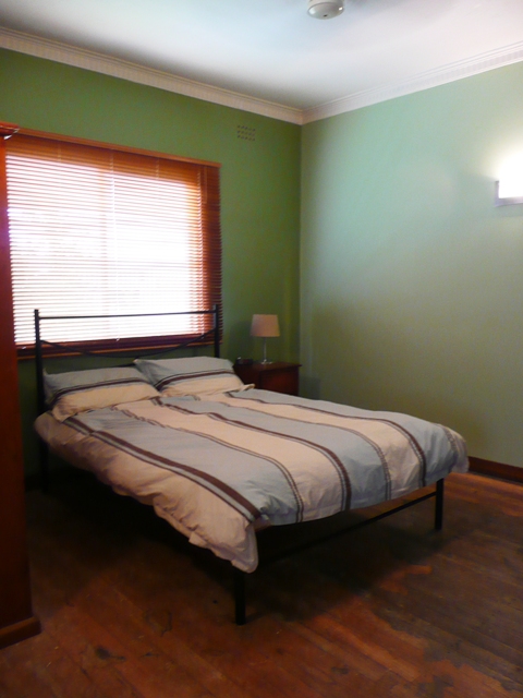 CLOSE TO HOSPITAL & SHOPPING CENTRE Picture