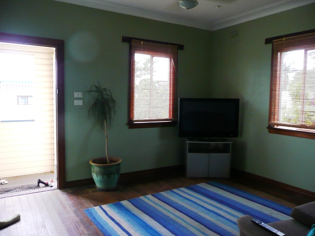 CLOSE TO HOSPITAL & SHOPPING CENTRE Picture