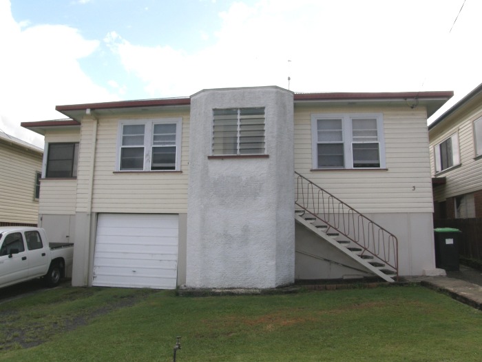 CONVENIENT CENTRAL LOCATION Picture 1