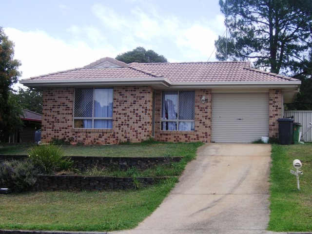 HANDY TO SHOPS & TRANSPORT Picture 2