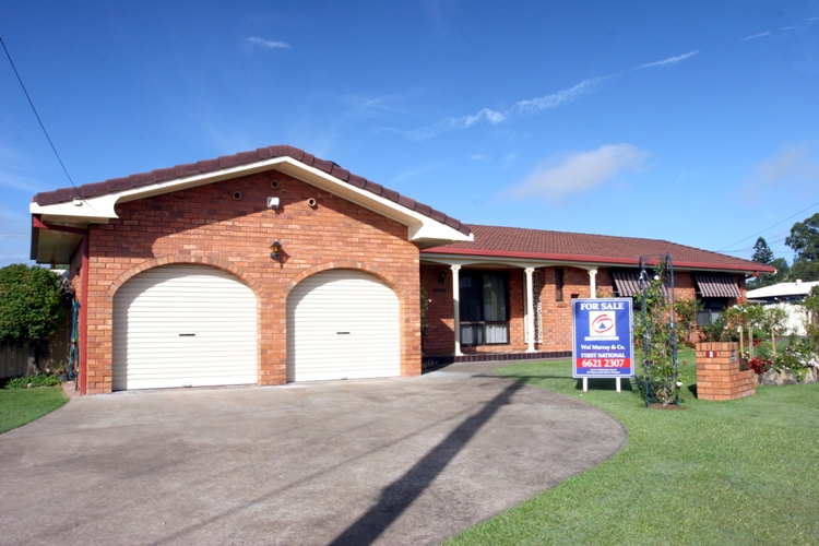 I PROMISED YOU A ROSE GARDEN Picture 1