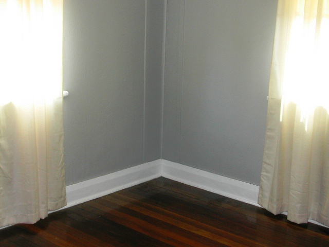 HIGHSET WEATHERBOARD HOME Picture