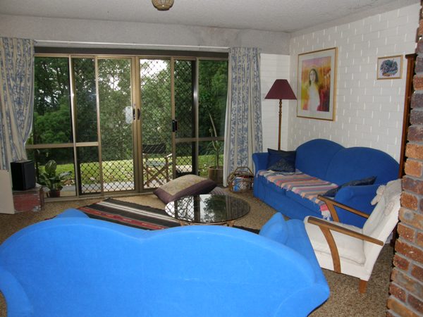 UNIT IN GREAT LOCATION Picture