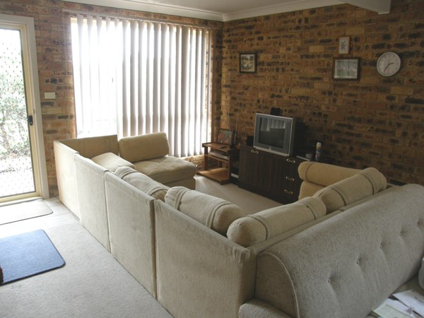 ELEVATED/CENTRAL TOWNHOUSE Picture 2