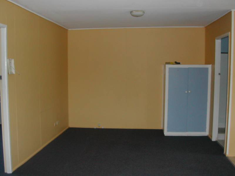 LOCATED CLOSE TO TOWN Picture