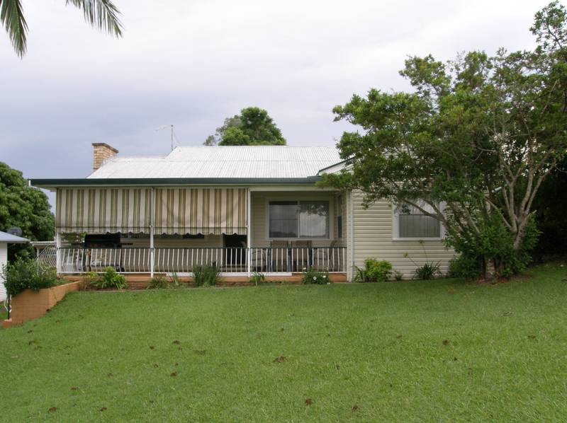 HAPPY HEIGHTS HOME Picture 1