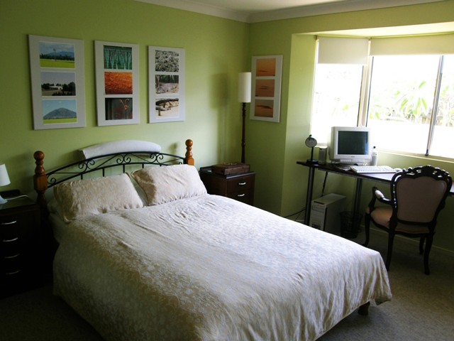 A DELIGHT TO INSPECT Picture