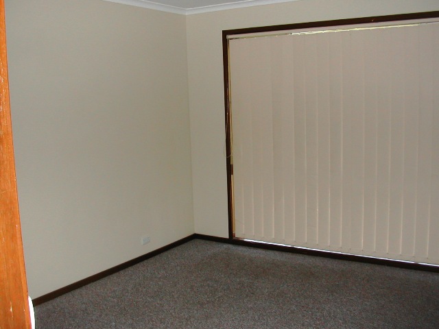 EXCELLENT LOCATION + VIEWS Picture