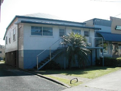 LOCATED CLOSE TO TOWN Picture