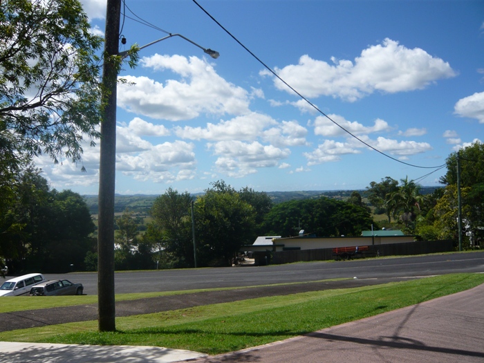 COMMANDING HEIGHTS LOCATION Picture 3