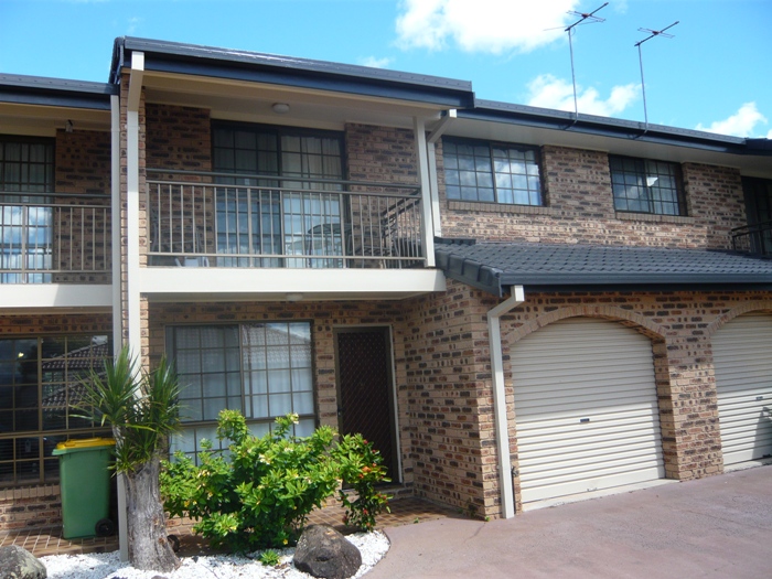 COMMANDING HEIGHTS LOCATION Picture 1