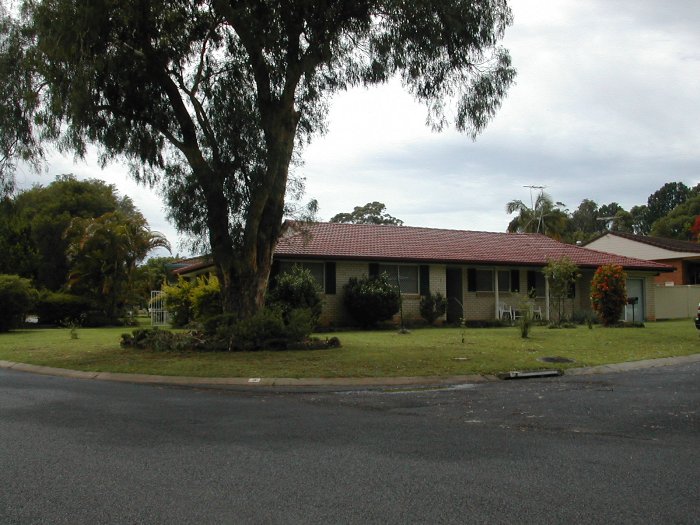 NEAT & TIDY GOONELLABAH HOME Picture 1