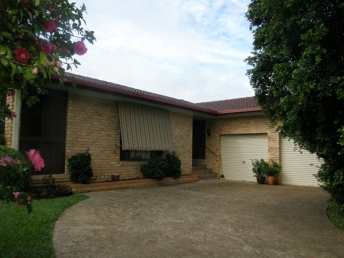 NEAT SWEET & COMPLETE Picture 1