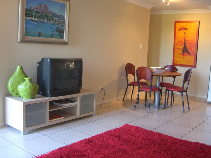 TASTEFULLY REFURBISHED UNIT Picture 3