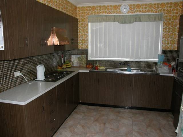 LARGE HOME ON LEVEL BLOCK Picture
